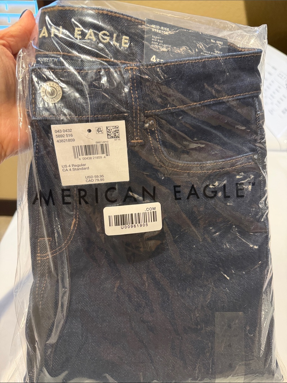 American Eagle Outfitters women’s mid rise skinny jeans 4R